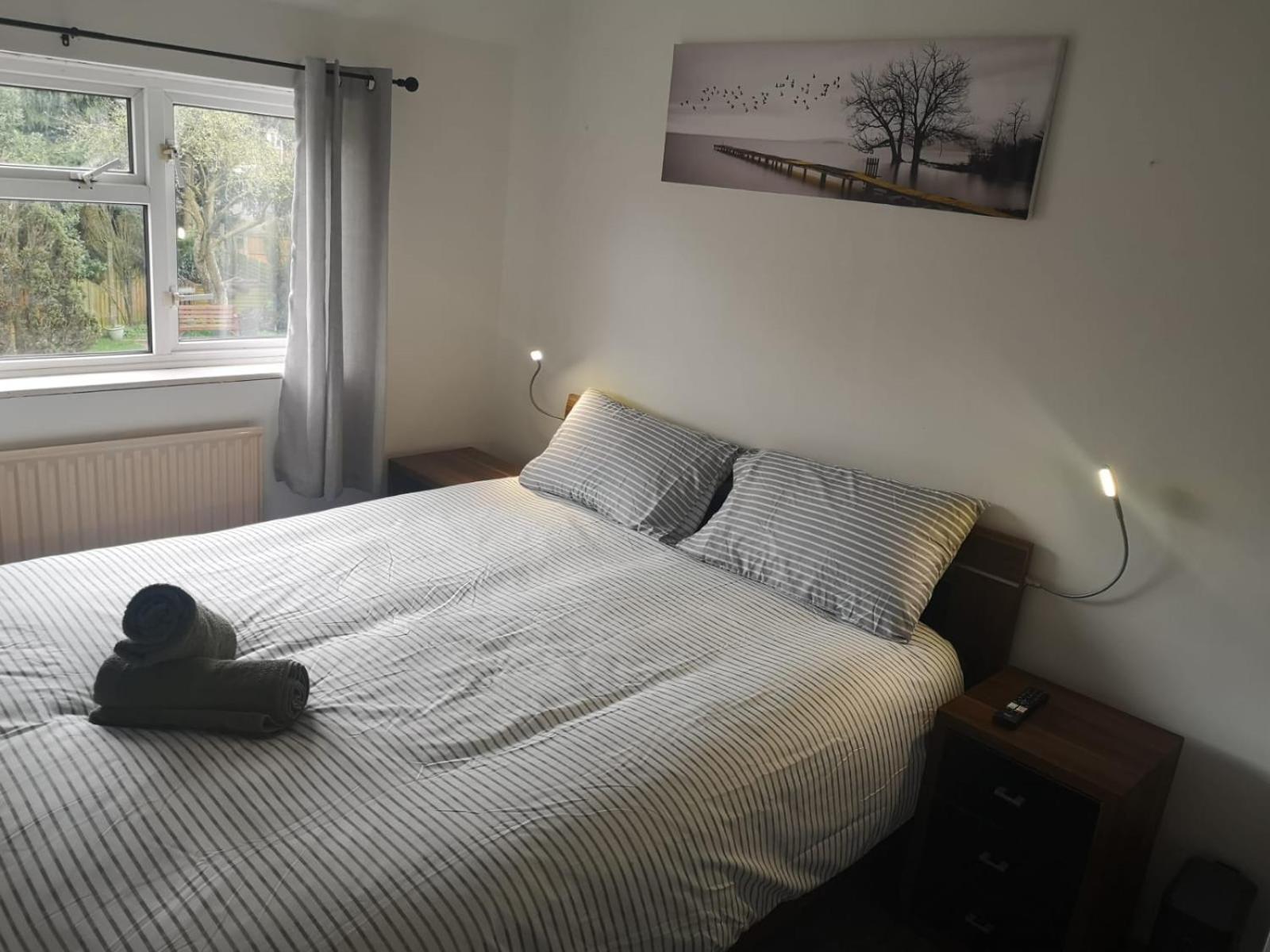 Mossbank House Luton Airport Hotel Ngoại thất bức ảnh
